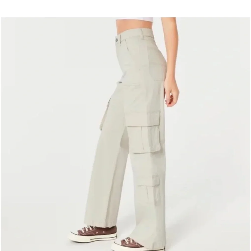 Hollister High Rise Baggy Cargo Pants‎ Woman’s 00R Waist 24R NWT